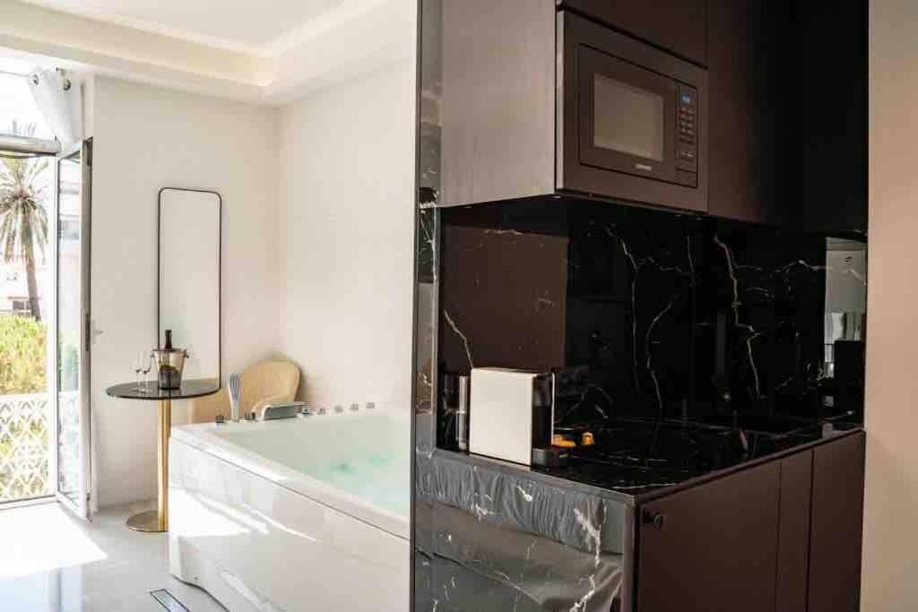 Suite Luxe Jacuzzi Канны Экстерьер фото